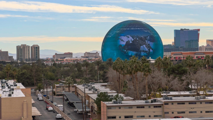 Die Sphere erinnert an ein gelandetes Raumschiff. (Bild: Martin Wolf/Golem.de)